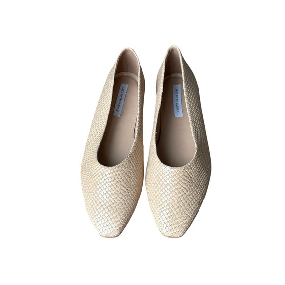 Saks Fifth Avenue Snakeskin Embossed Leather Flats Beige Shoes Size 8.5 - Picture 10 of 11